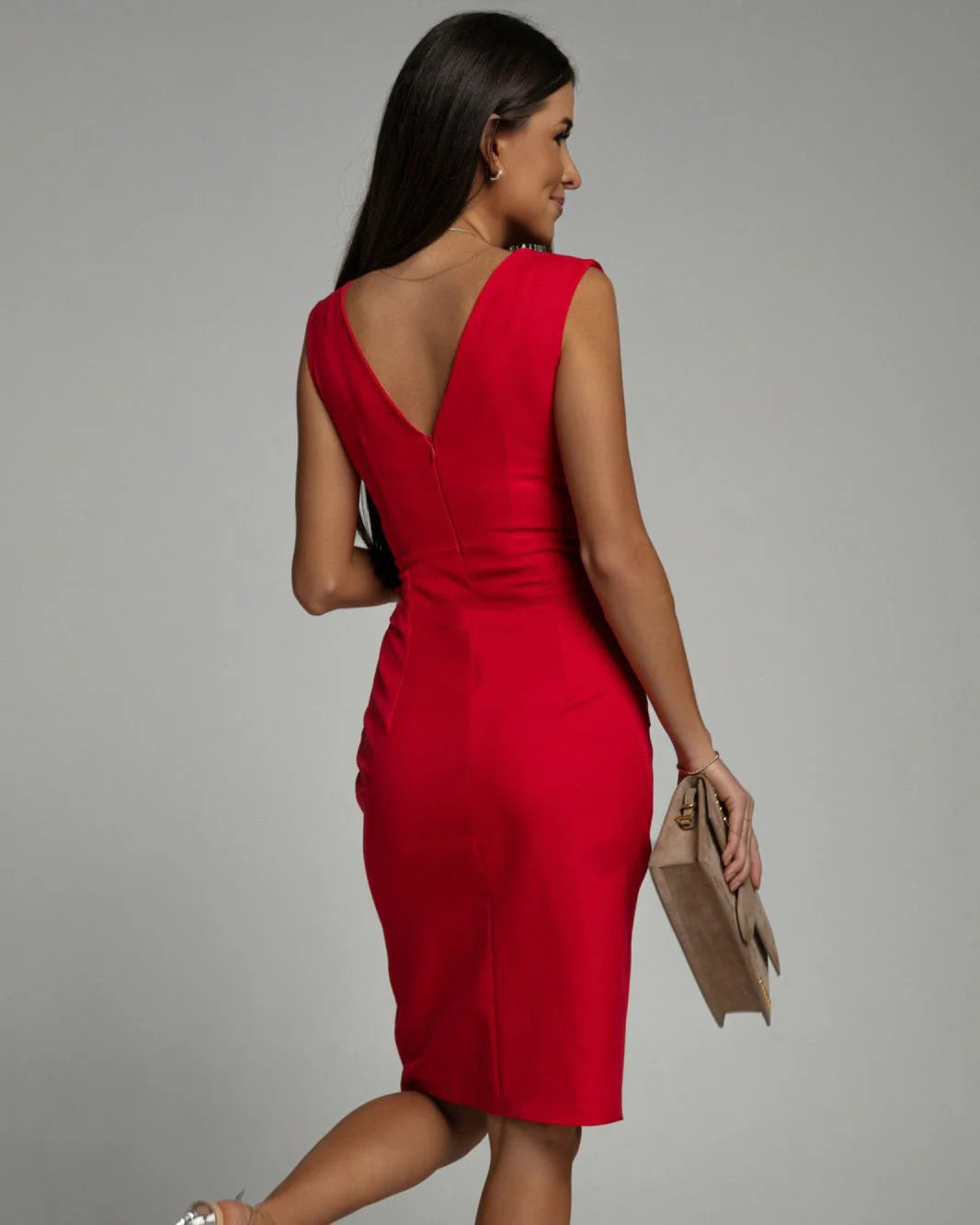 NOA | Vestido fluido con escote elegante y ligera caída