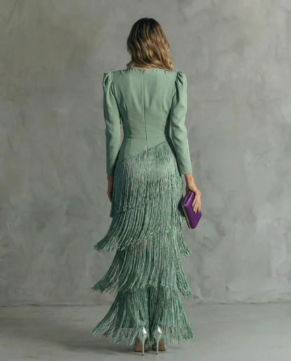 NÉRIA | Vestido Elegante con Mangas de Flecos
